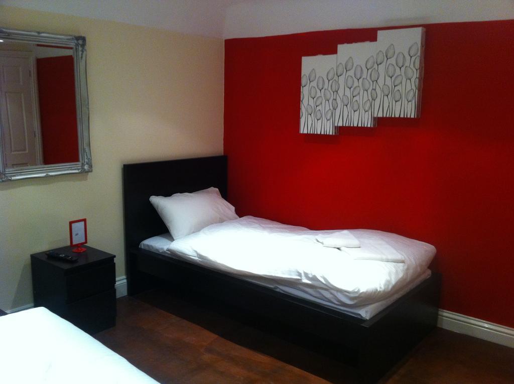 The Greyhound Cottage Chigwell Bilik gambar