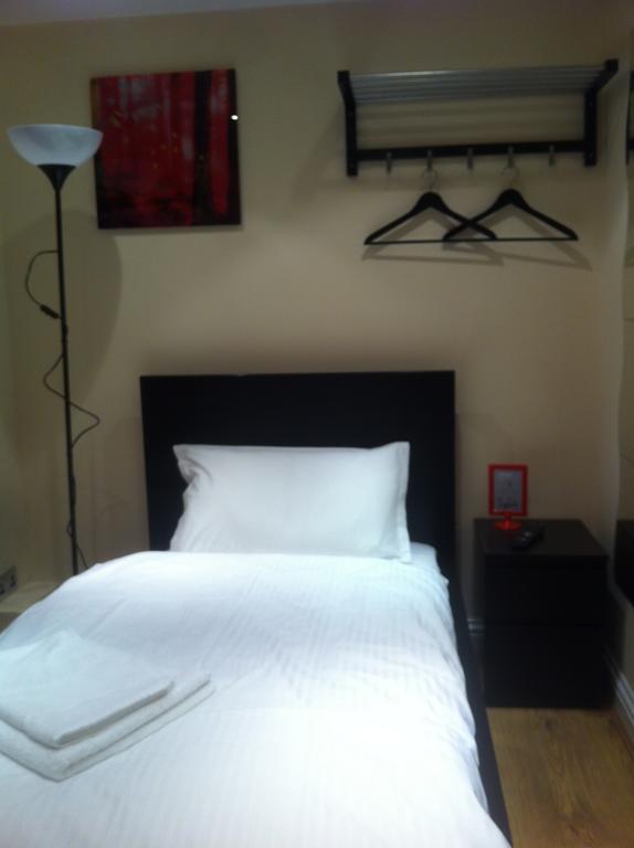 The Greyhound Cottage Chigwell Bilik gambar