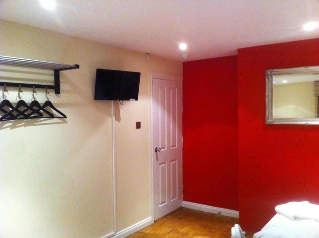 The Greyhound Cottage Chigwell Bilik gambar