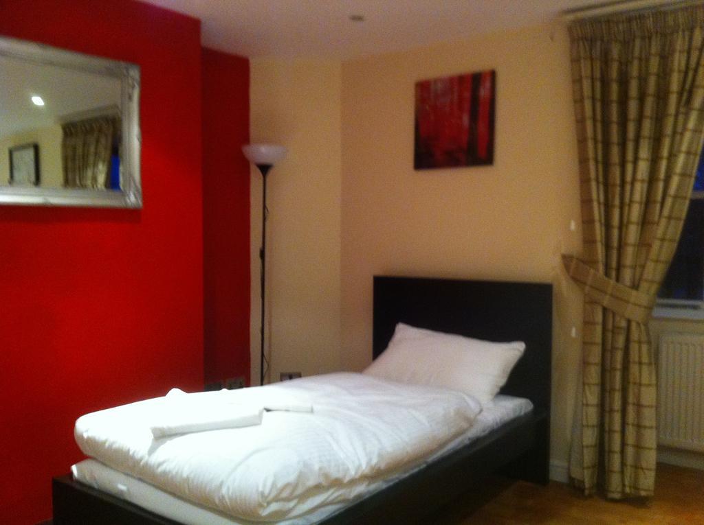 The Greyhound Cottage Chigwell Bilik gambar